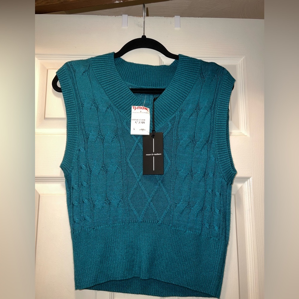 Sweater Vest
